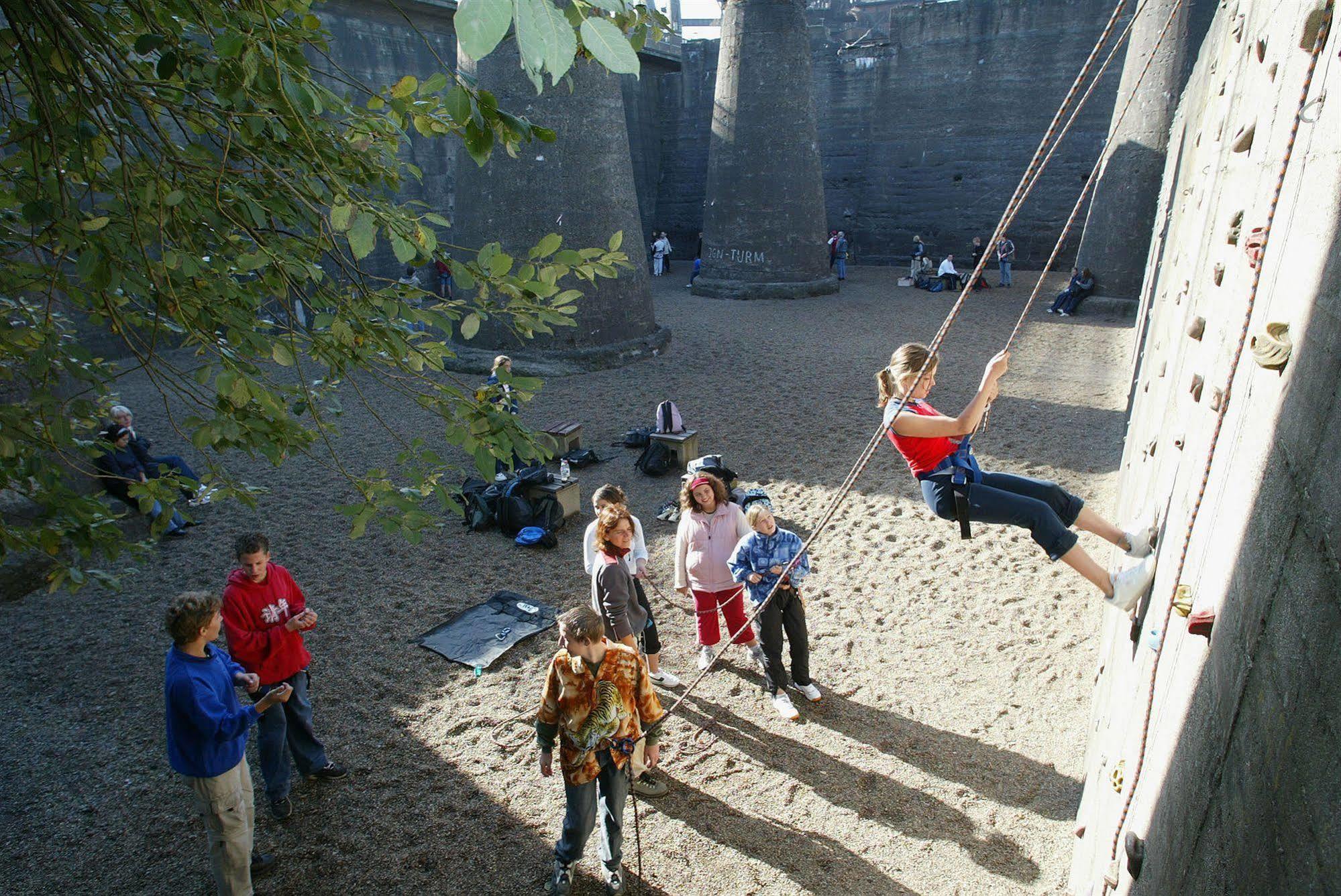 Jugendherberge Duisburg Landschaftspark ภายนอก รูปภาพ